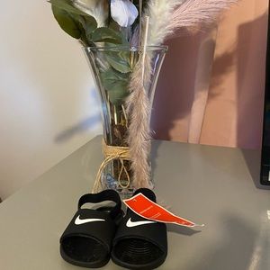 Black and White Nike Slides For Infants Size 3C